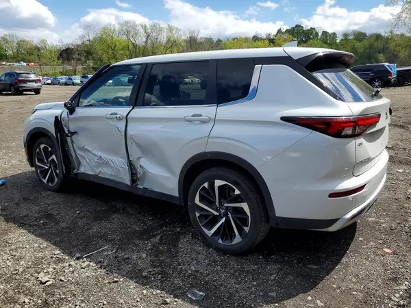 JA4J4VA88RZ043241 2024 MITSUBISHI OUTLANDER - Image 2