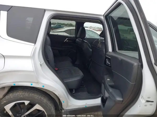 JA4J4VA88RZ050982 2024 MITSUBISHI OUTLANDER - Image 8