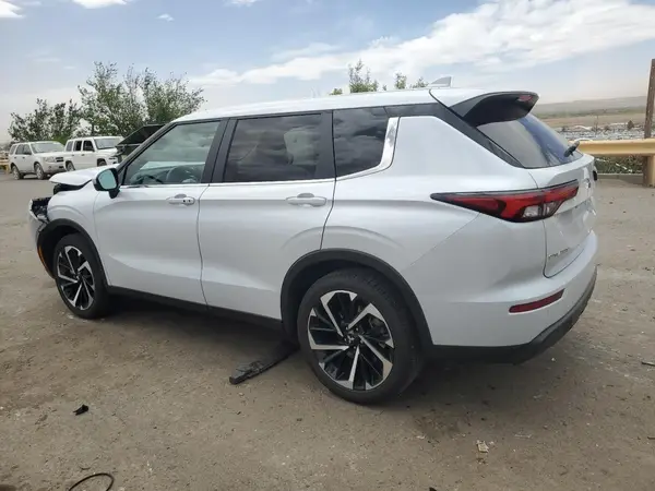 JA4J4VA88RZ055437 2024 MITSUBISHI OUTLANDER - Image 2