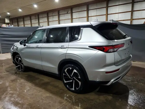 JA4J4VA88RZ059536 2024 MITSUBISHI OUTLANDER - Image 2
