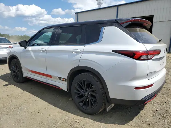 JA4J4VA88RZ070052 2024 MITSUBISHI OUTLANDER - Image 2