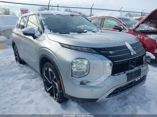 JA4J4VA88RZ081245 2024 MITSUBISHI OUTLANDER - Image 1
