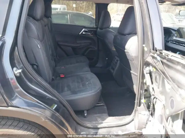 JA4J4VA88RZ082847 2024 MITSUBISHI OUTLANDER - Image 8