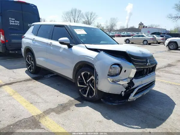 JA4J4VA88RZ085652 2024 MITSUBISHI OUTLANDER - Image 1