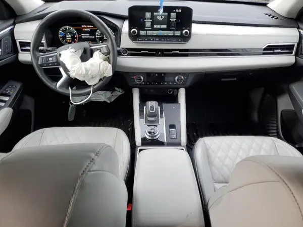 JA4J4VA88RZ636064 2024 MITSUBISHI OUTLANDER - Image 8