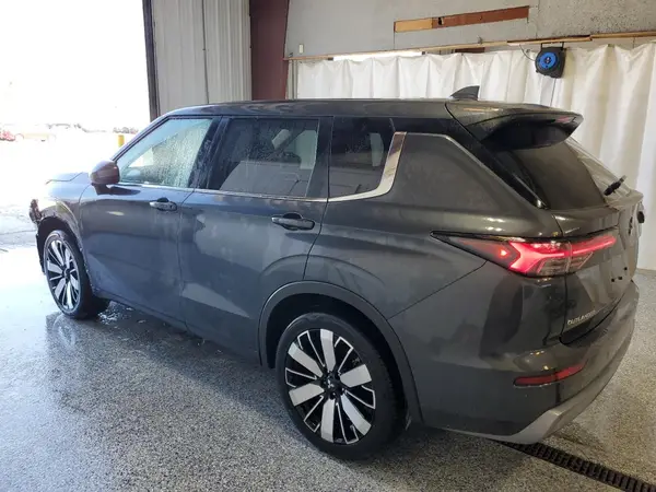 JA4J4VA88SZ013758 2025 MITSUBISHI OUTLANDER - Image 2