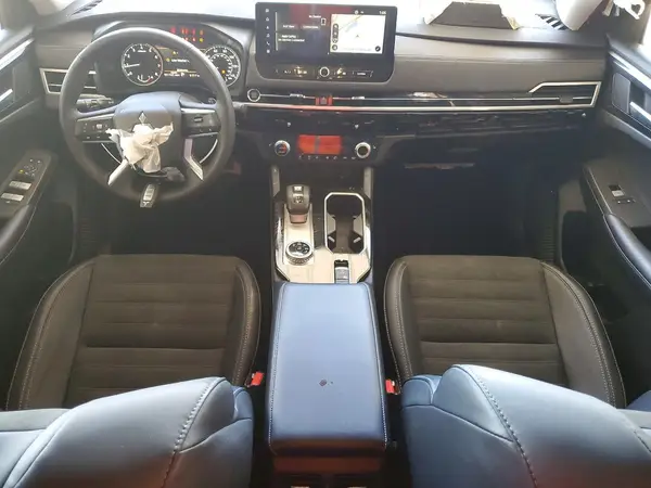 JA4J4VA88SZ023836 2025 MITSUBISHI OUTLANDER - Image 8