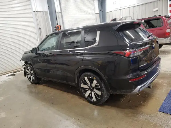 JA4J4VA88SZ037588 2025 MITSUBISHI OUTLANDER - Image 2