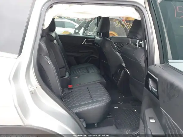 JA4J4VA89NZ081121 2022 MITSUBISHI OUTLANDER - Image 8