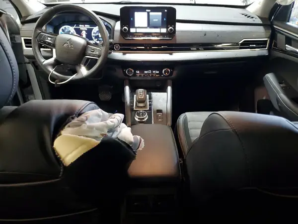 JA4J4VA89RZ041157 2024 MITSUBISHI OUTLANDER - Image 8