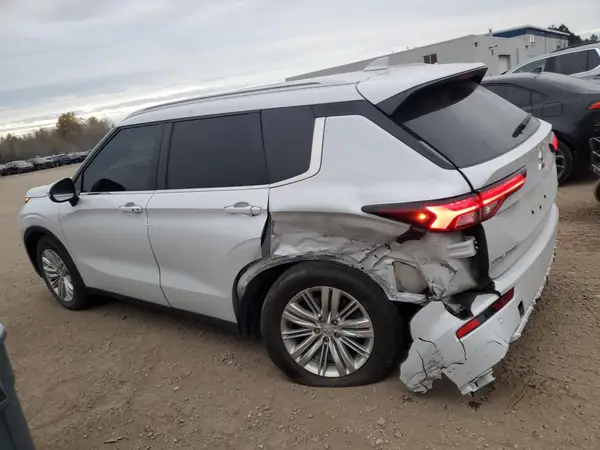JA4J4VA89RZ635618 2024 MITSUBISHI OUTLANDER - Image 2