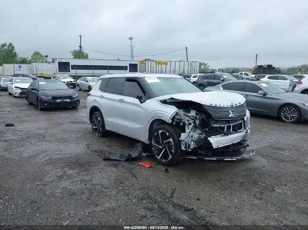 JA4J4VA8XNZ089356 2022 MITSUBISHI OUTLANDER - Image 1