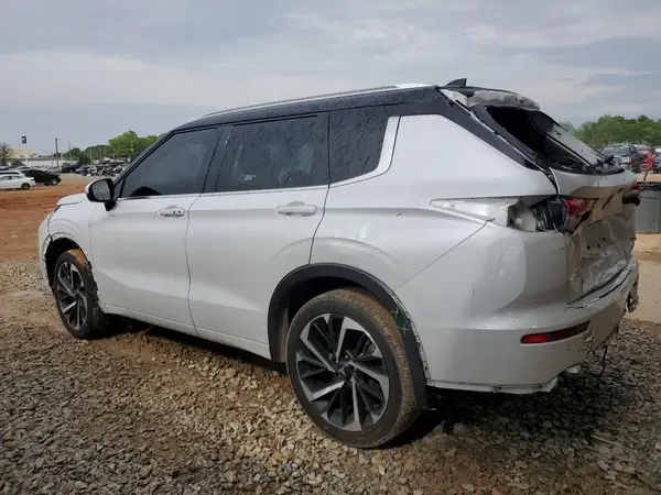 JA4J4VA8XPZ040631 2023 MITSUBISHI OUTLANDER - Image 2