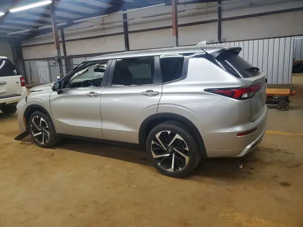 JA4J4VA8XRZ043211 2024 MITSUBISHI OUTLANDER - Image 2