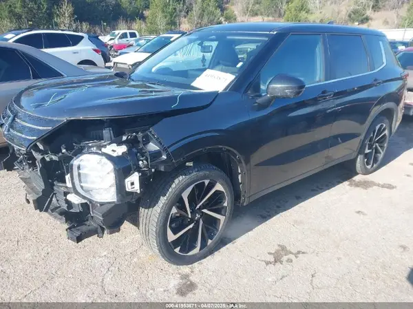 JA4J4VA8XRZ069582 2024 MITSUBISHI OUTLANDER - Image 2