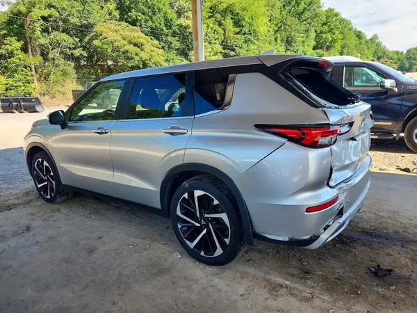 JA4J4VA8XRZ071865 2024 MITSUBISHI OUTLANDER - Image 2