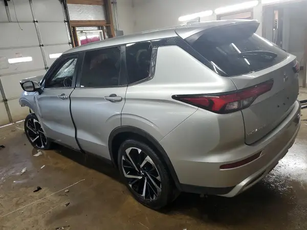 JA4J4VA8XRZ078766 2024 MITSUBISHI OUTLANDER - Image 2