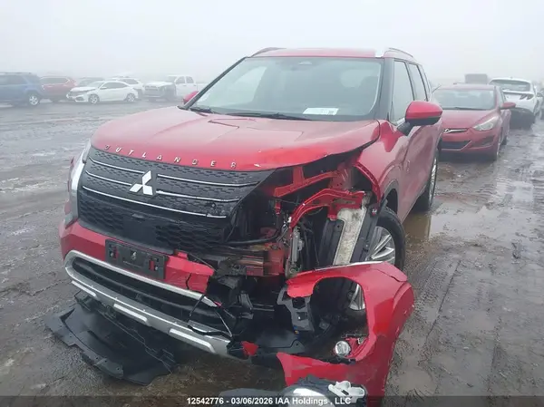 JA4J4VA8XRZ607052 2024 MITSUBISHI OUTLANDER - Image 2