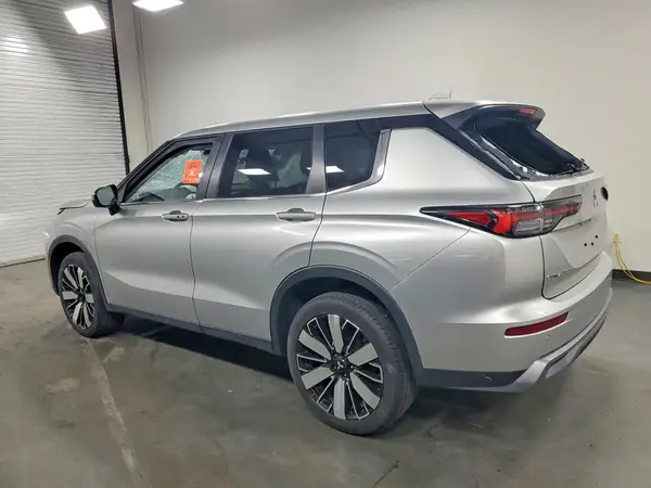 JA4J4VA8XSZ015513 2025 MITSUBISHI OUTLANDER - Image 2