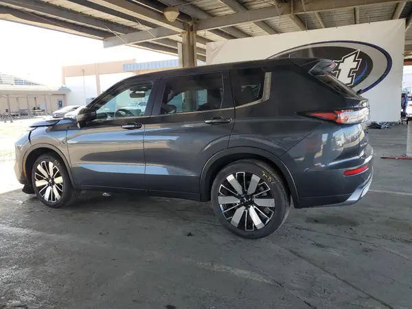JA4J4VA8XSZ022669 2025 MITSUBISHI OUTLANDER - Image 2