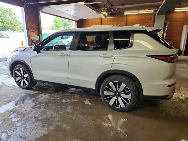 JA4J4VA8XSZ027340 2025 MITSUBISHI OUTLANDER - Image 2