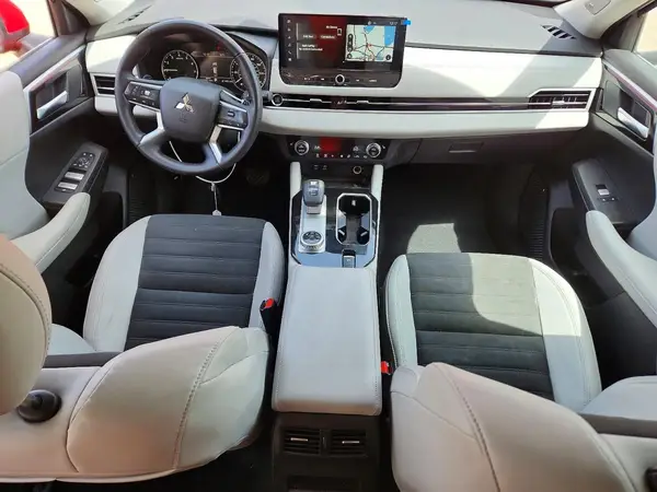 JA4J4VA8XSZ031713 2025 MITSUBISHI OUTLANDER - Image 8