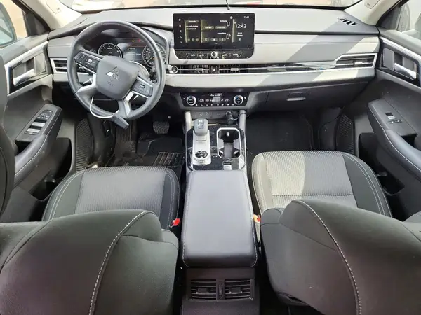 JA4J4VA8XSZ615061 2025 MITSUBISHI OUTLANDER - Image 8
