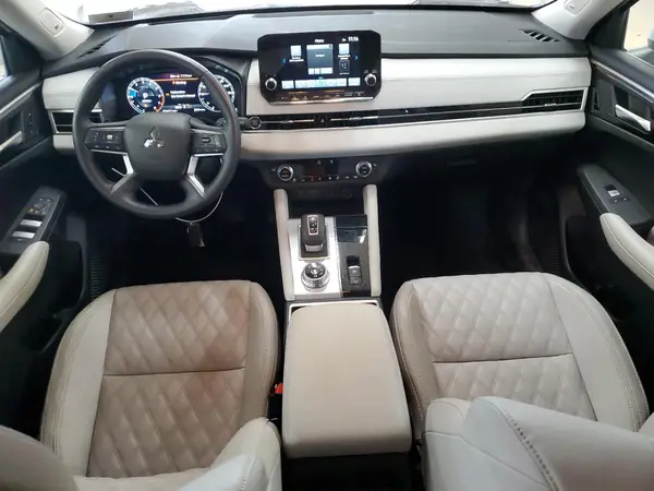 JA4J4WA81RZ054376 2024 MITSUBISHI OUTLANDER - Image 8