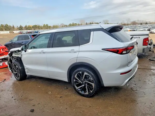 JA4J4WA81RZ064504 2024 MITSUBISHI OUTLANDER - Image 2