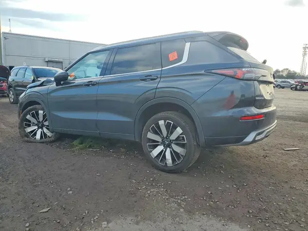 JA4J4WA81SZ023229 2025 MITSUBISHI OUTLANDER - Image 2