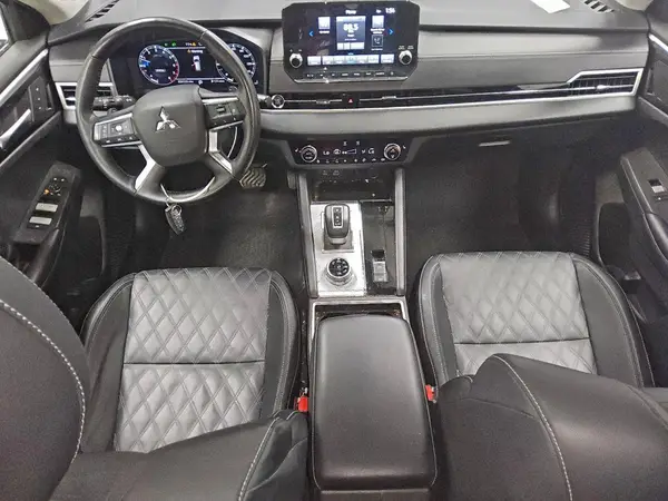 JA4J4WA82RZ052104 2024 MITSUBISHI OUTLANDER - Image 8