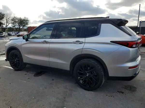 JA4J4WA83RZ077500 2024 MITSUBISHI OUTLANDER - Image 2