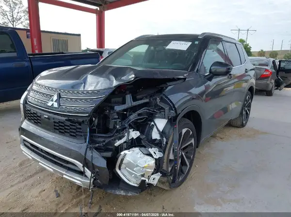 JA4J4WA83RZ078176 2024 MITSUBISHI OUTLANDER - Image 2