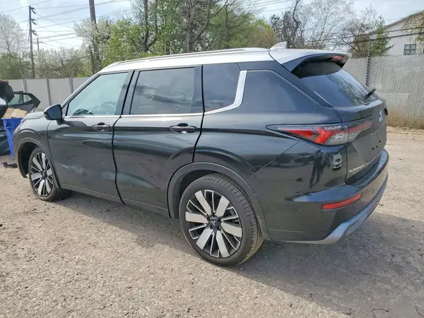JA4J4WA83SZ033521 2025 MITSUBISHI OUTLANDER - Image 2