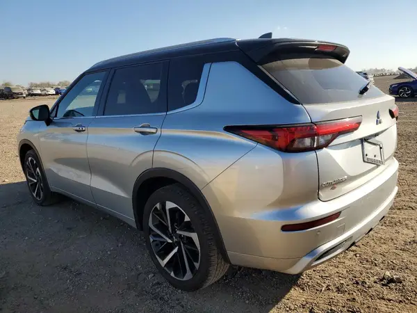 JA4J4WA84RZ014874 2024 MITSUBISHI OUTLANDER - Image 2