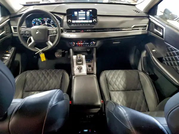 JA4J4WA84RZ040942 2024 MITSUBISHI OUTLANDER - Image 8