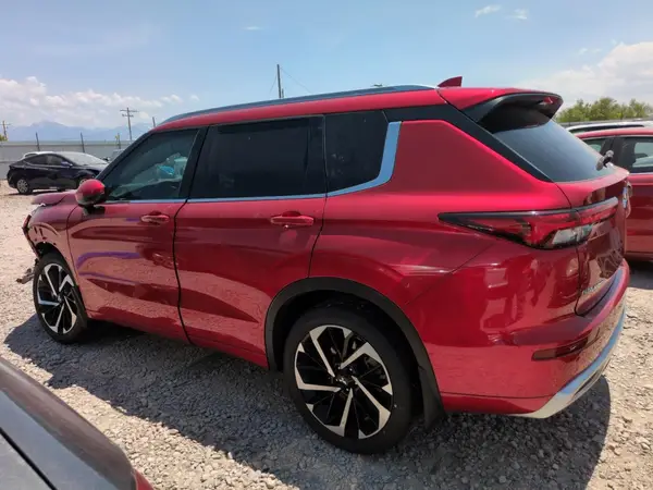 JA4J4WA84RZ073228 2024 MITSUBISHI OUTLANDER - Image 2