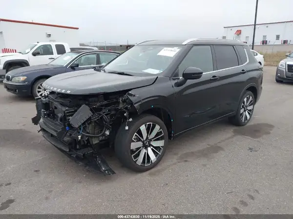 JA4J4WA84SZ037366 2025 MITSUBISHI OUTLANDER - Image 2