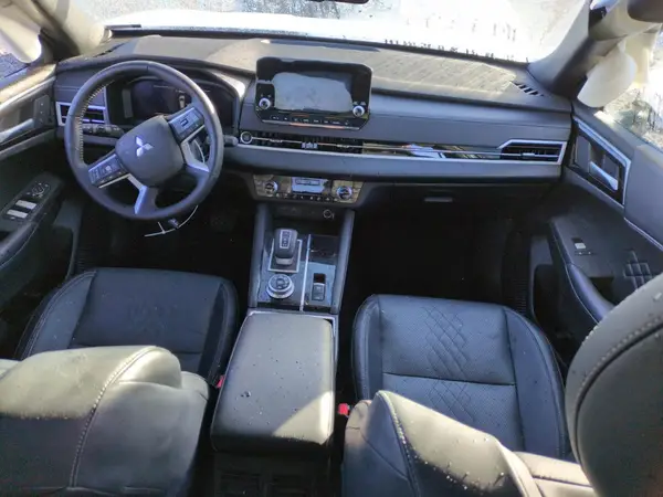 JA4J4WA85RZ056924 2024 MITSUBISHI OUTLANDER - Image 8