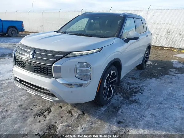 JA4J4WA85RZ633578 2024 MITSUBISHI OUTLANDER - Image 2