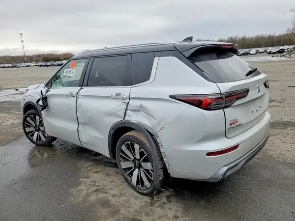 JA4J4WA86SZ036736 2025 MITSUBISHI OUTLANDER - Image 2