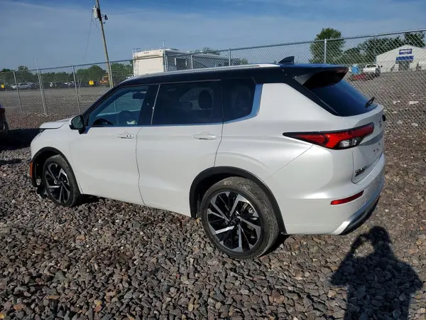 JA4J4WA87RZ046945 2024 MITSUBISHI OUTLANDER - Image 2