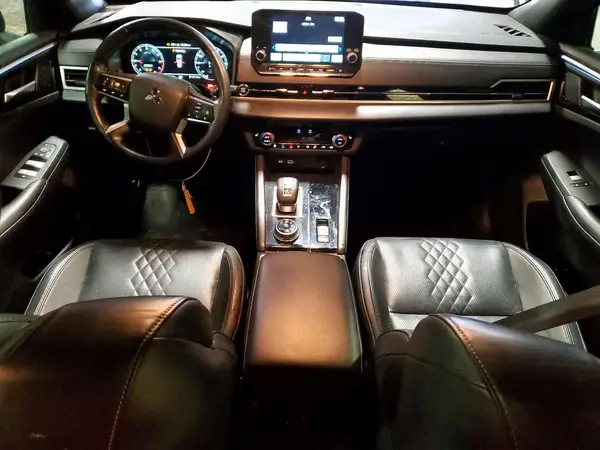 JA4J4WA87RZ082151 2024 MITSUBISHI OUTLANDER - Image 8
