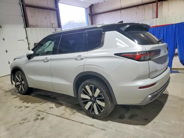 JA4J4WA87SZ042514 2025 MITSUBISHI OUTLANDER - Image 2
