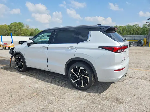 JA4J4WA88RZ024792 2024 MITSUBISHI OUTLANDER - Image 2