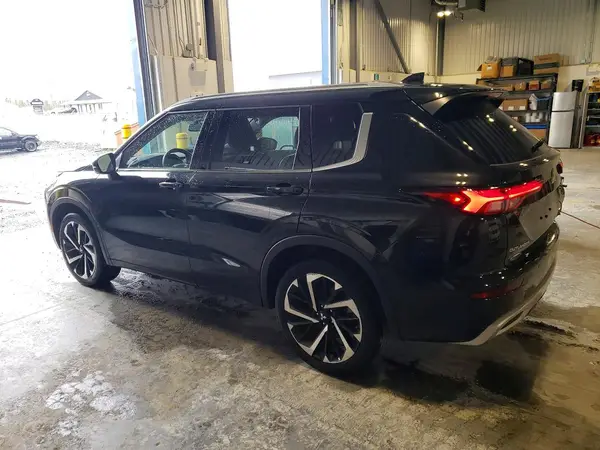 JA4J4WA88RZ621716 2024 MITSUBISHI OUTLANDER - Image 2