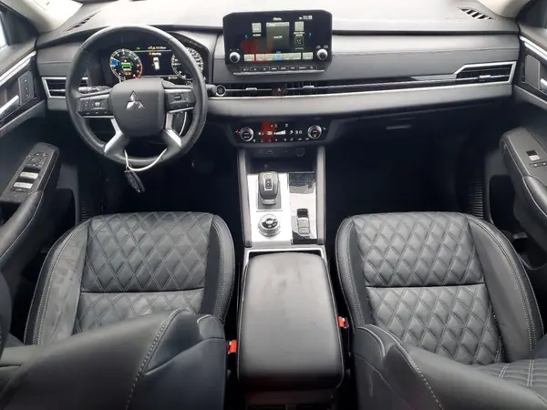 JA4J4WA88RZ625698 2024 MITSUBISHI OUTLANDER - Image 8