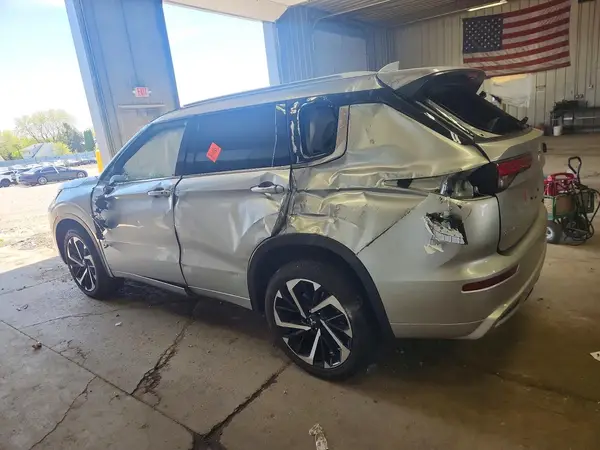 JA4J4WA89RZ044467 2024 MITSUBISHI OUTLANDER - Image 2
