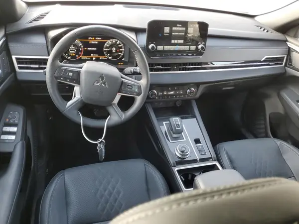JA4J4WA89RZ053587 2024 MITSUBISHI OUTLANDER - Image 8