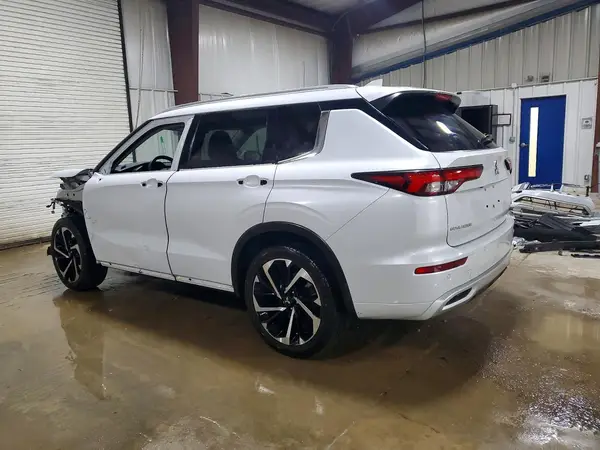 JA4J4WA89RZ056912 2024 MITSUBISHI OUTLANDER - Image 2